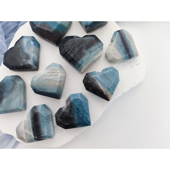 Trolleite Faceted Heart Crystal Carving Healing Crystal - Picture 5 of 9